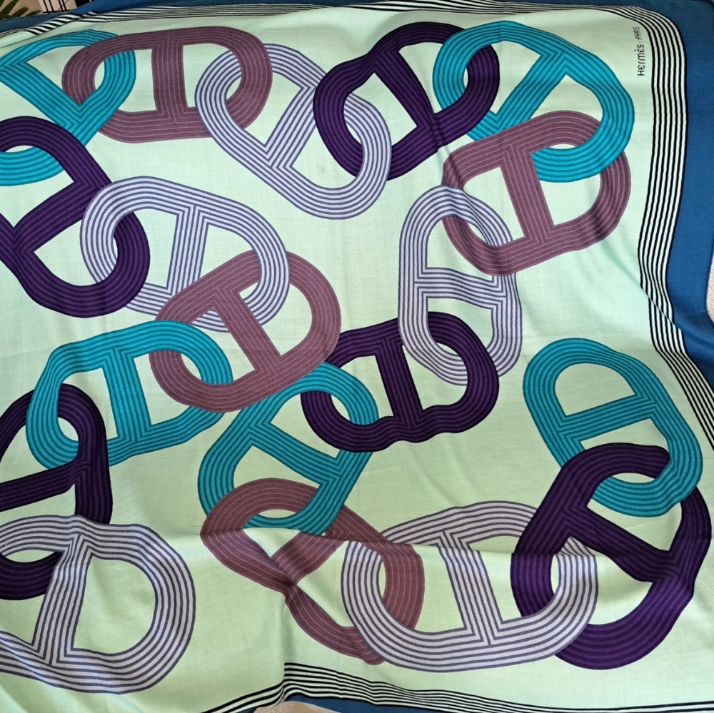 Hermes Shawl